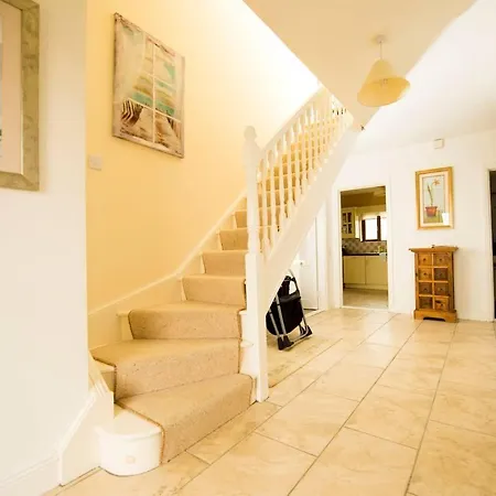 4 Bed In Westport Oc-ii06093 *